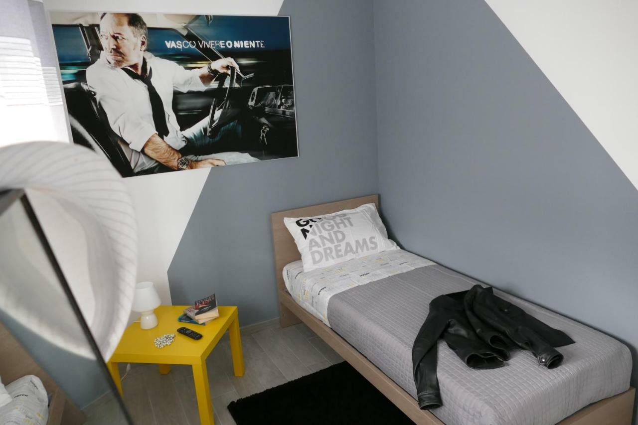 Appartement Sosta Rock à Casal Palocco Extérieur photo