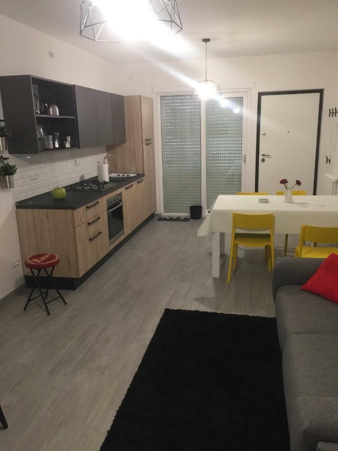 Appartement Sosta Rock à Casal Palocco Extérieur photo
